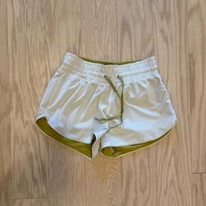 Lululemon Choose a Side Shorts 3”